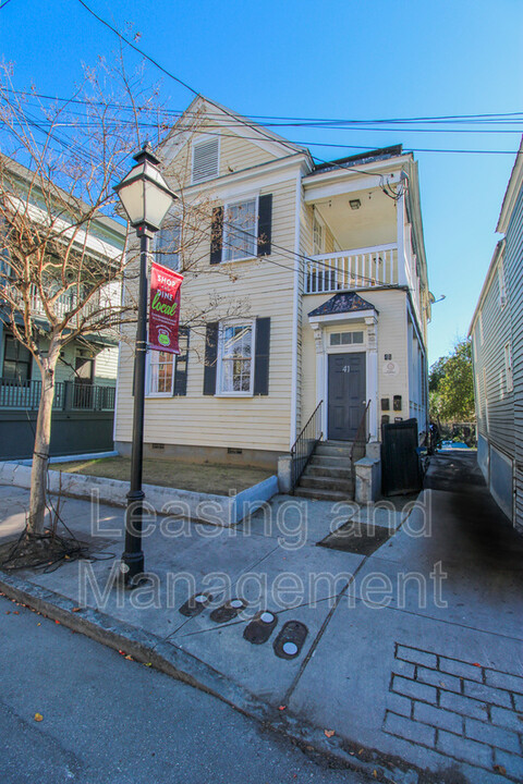 41 Spring St in Charleston, SC - Building Photo