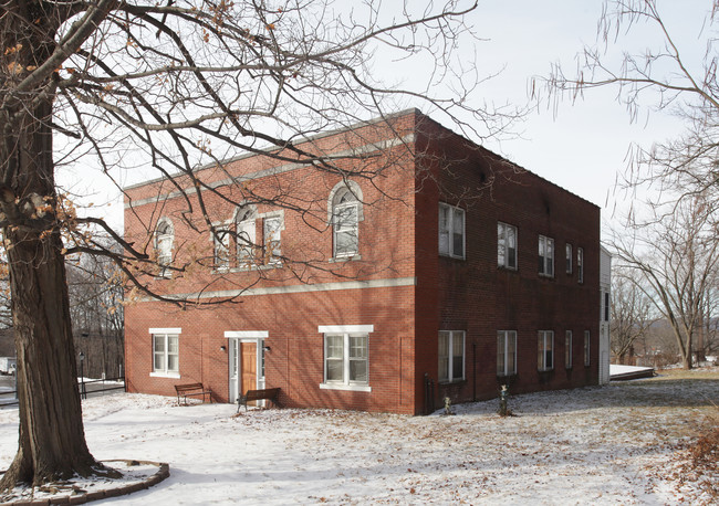 35 High St in Suffield, CT - Building Photo - Building Photo