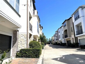 3138 Pemberton Walk in Houston, TX - Building Photo - Building Photo