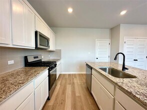 149 Gullivers Dr in Elgin, TX - Building Photo - Building Photo
