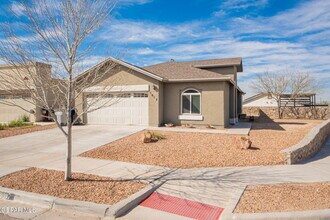 5017 Joe Castillo St in El Paso, TX - Building Photo - Building Photo