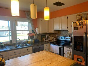 206 Mitchell Cir in Duluth, MN - Building Photo - Building Photo