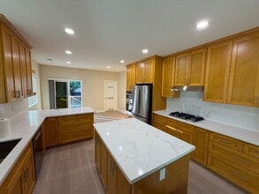 985 Williams St in San Leandro, CA - Foto de edificio - Building Photo