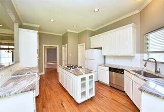 5830 Hornwood Dr in Houston, TX - Building Photo - Building Photo