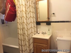 1375 Commonwealth Ave, Unit 10 in Boston, MA - Building Photo - Building Photo