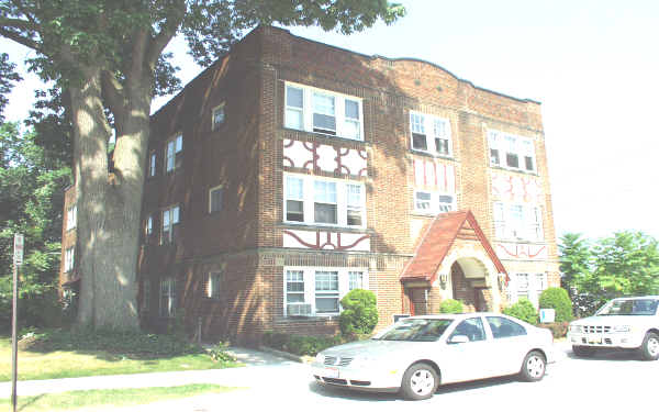 Grace Apartments in Lakewood, OH - Building Photo