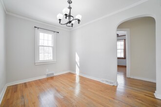 225 Henderson St in Jackson, MO - Foto de edificio - Building Photo