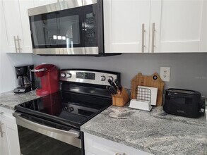1128 SW 45th Terrace in Cape Coral, FL - Foto de edificio - Building Photo