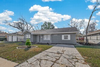 3102 Hays St in Pasadena, TX - Building Photo - Building Photo