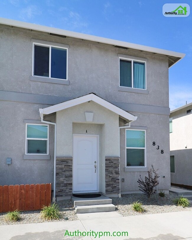 838 Mission De Oro Dr in Redding, CA - Building Photo - Building Photo