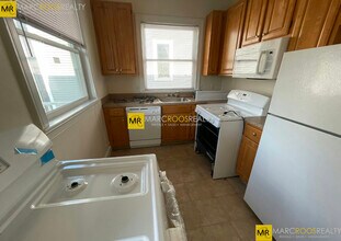 9 Gardner St, Unit 3 in Boston, MA - Building Photo - Building Photo