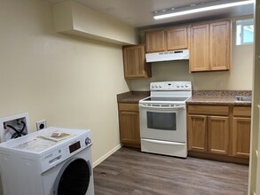 1145 4th Ave E, Unit 2 in Kalispell, MT - Foto de edificio - Building Photo