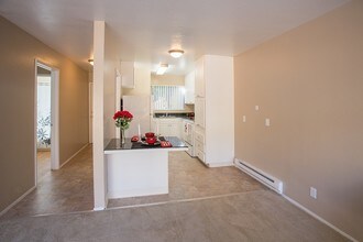 Woodland Park in East Palo Alto, CA - Building Photo - Building Photo