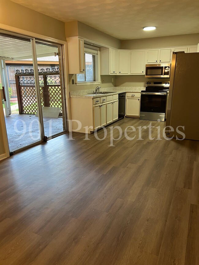 5140 Longmeadow Cove in Memphis, TN - Building Photo - Building Photo