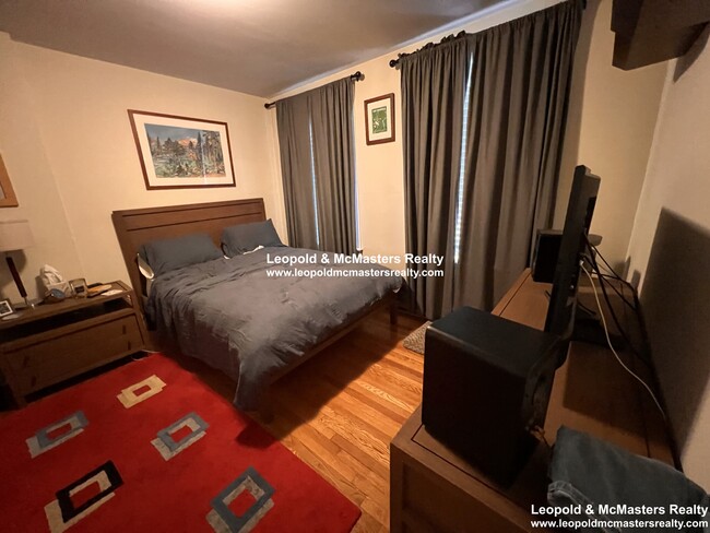 101 Cedar St, Unit 88 West Cedar street in Boston, MA - Building Photo - Building Photo