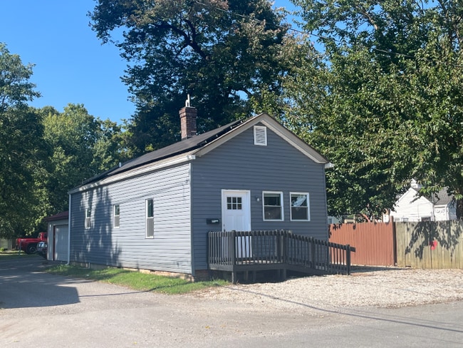 417 E 18th St in New Albany, IN - Foto de edificio - Building Photo