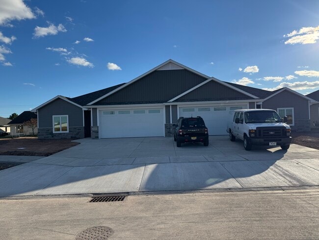 403 Founders Way in Little Chute, WI - Foto de edificio - Building Photo
