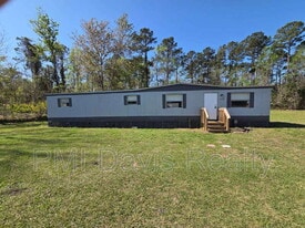 5266 US-17 in Green Cove Springs, FL - Building Photo