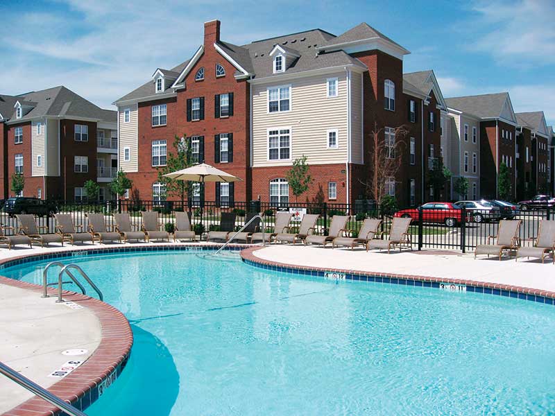 Capstone Quarters in Urbana, IL - Building Photo