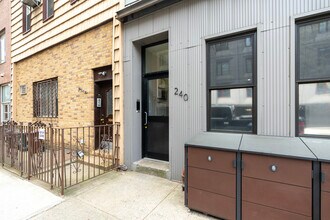 238-240 N 5th St in Brooklyn, NY - Building Photo - Building Photo