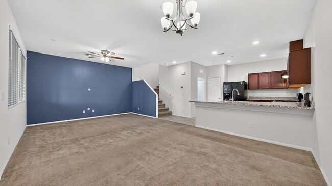 3193 Brynley Ave in Henderson, NV - Foto de edificio - Building Photo