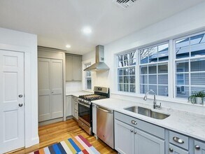 35 Roseway St in Boston, MA - Building Photo - Building Photo