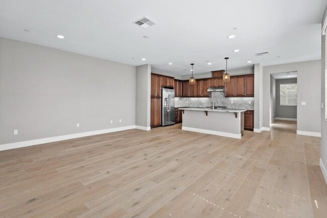 118 Banano Ln in Morgan Hill, CA - Building Photo - Building Photo