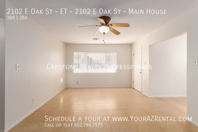 property at 2102 E Oak St