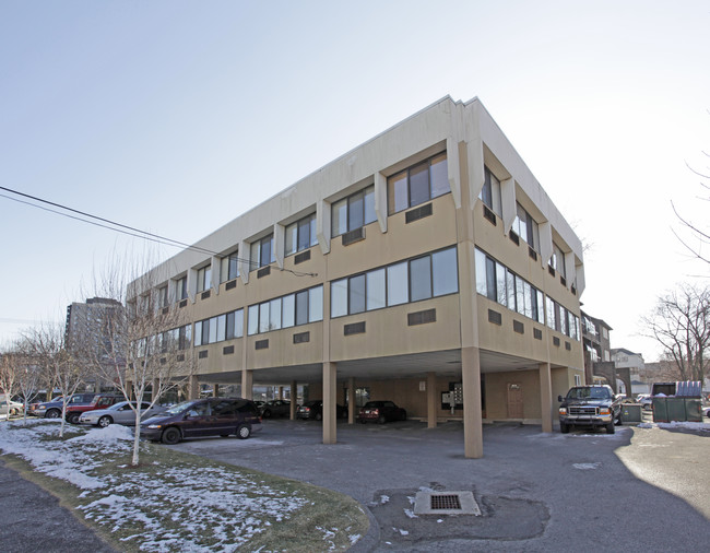 1544 Bedford St in Stamford, CT - Building Photo - Building Photo