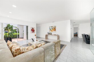 12505 SW 22nd Terrace in Miami, FL - Building Photo - Building Photo
