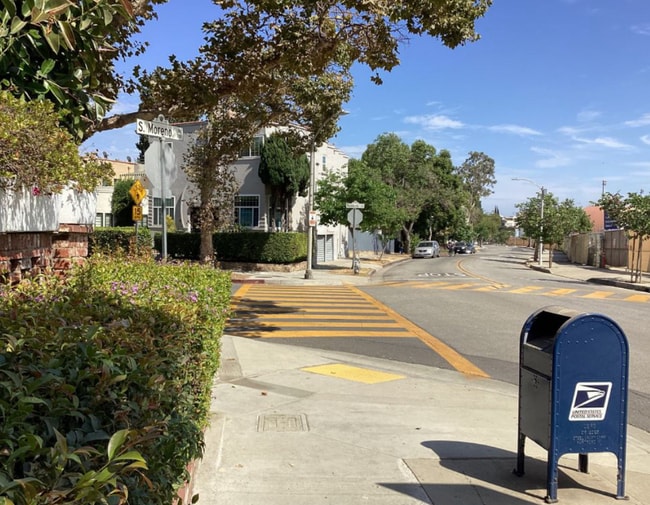 9979 Robbins Dr in Beverly Hills, CA - Building Photo - Building Photo