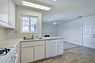 4041 Johnson Dr in Oceanside, CA - Building Photo - Building Photo