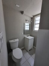 2326 Basse Rd in San Antonio, TX - Building Photo - Building Photo