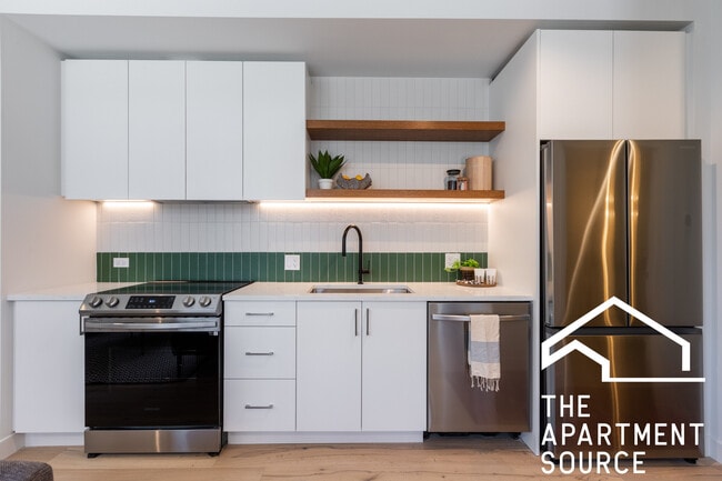 property at 1712 Oak Ave
