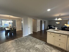 120 E Mountain View Dr in Allyn, WA - Building Photo - Building Photo
