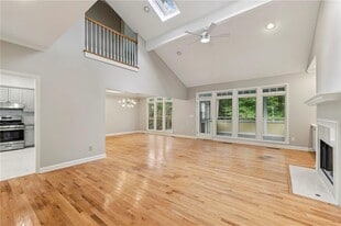 3740 Ashford Point in Atlanta, GA - Building Photo