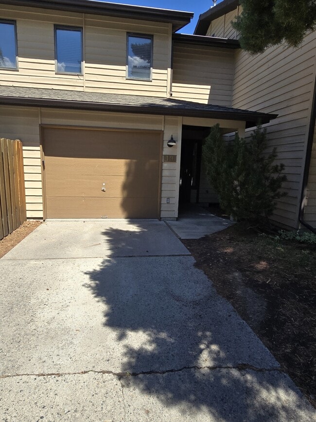 1611 W Koch St
