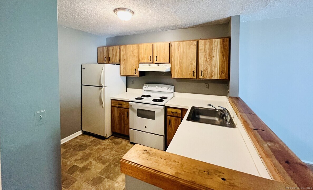 3699 Broadbridge Ave in Stratford, CT - Building Photo