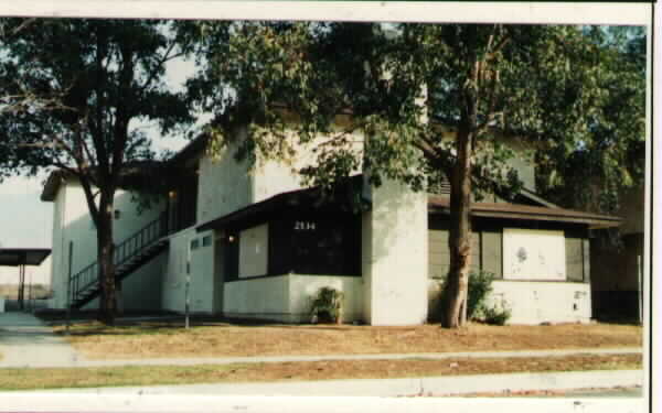 2134 19th St in San Bernardino, CA - Foto de edificio