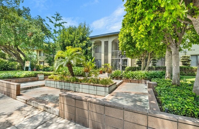 933 Arcadia Ave, Unit G