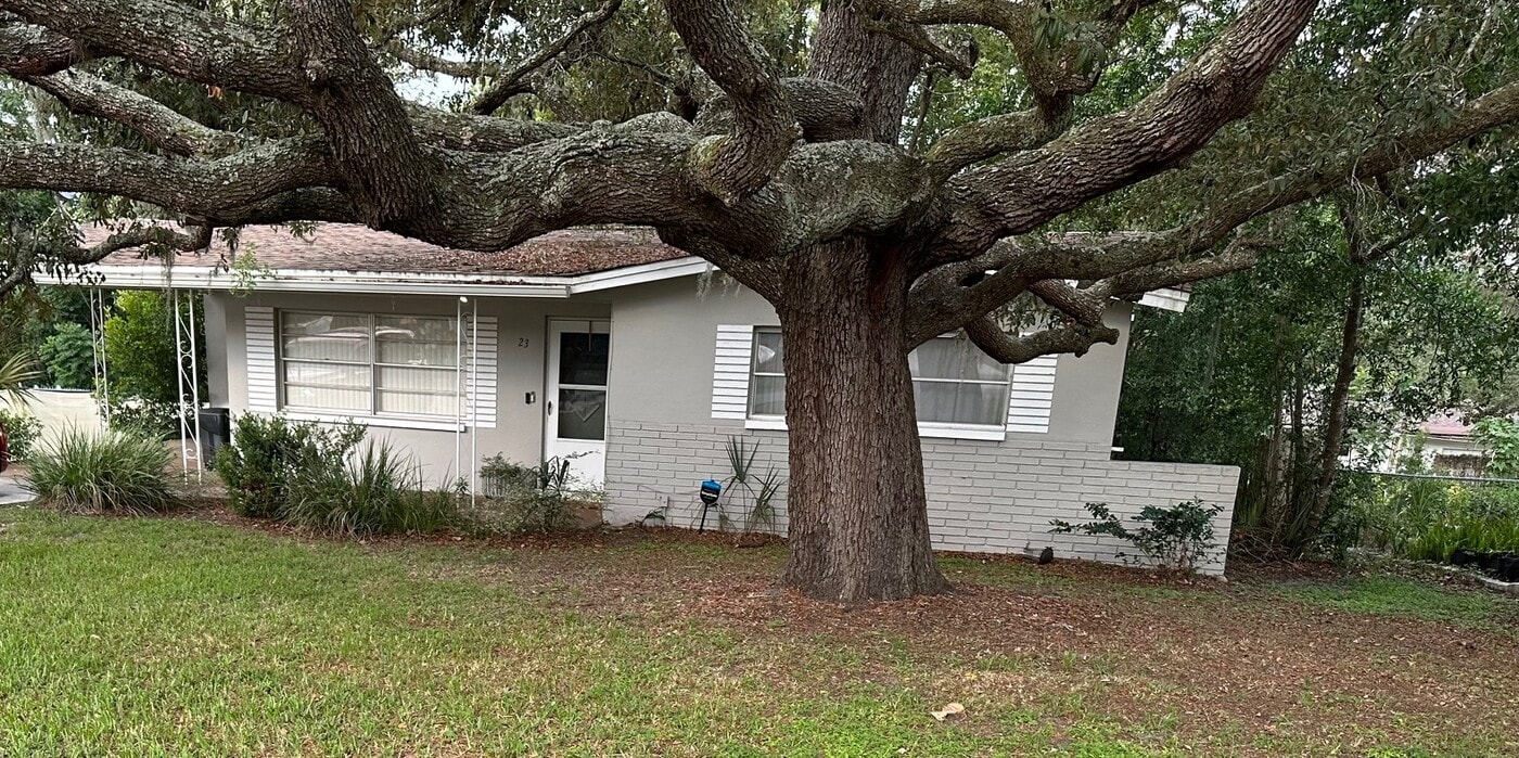 23 S Columbus St in Beverly Hills, FL - Building Photo