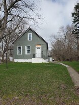 1525 Roosevelt St in Gary, IN - Building Photo