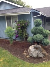 3015 NE 18th Ct in Gresham, OR - Foto de edificio - Building Photo
