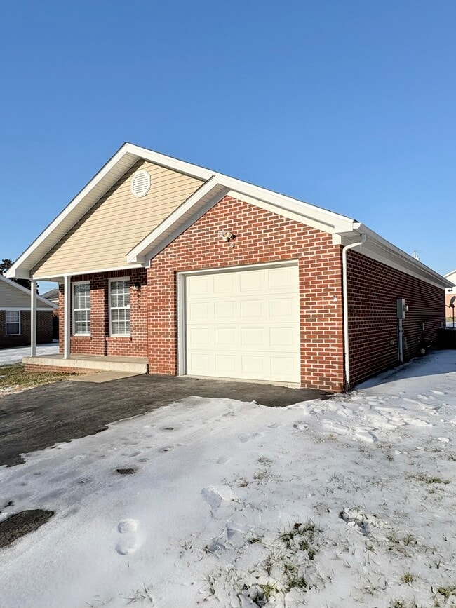 property at 401 Catalpa Cir