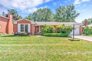 16345 Pollyanna St in Livonia, MI - Building Photo