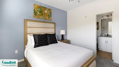 9510 Westpark Dr, Unit 4326 in Benbrook, TX - Foto de edificio - Building Photo