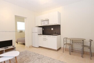 1827 NW Flagler Terrace in Miami, FL - Building Photo - Building Photo