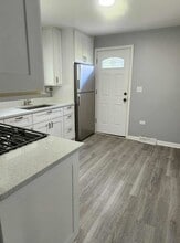 36939 N Green Bay Rd in Waukegan, IL - Building Photo - Building Photo