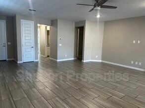 16562 W Charlotte Dr in Surprise, AZ - Building Photo - Building Photo