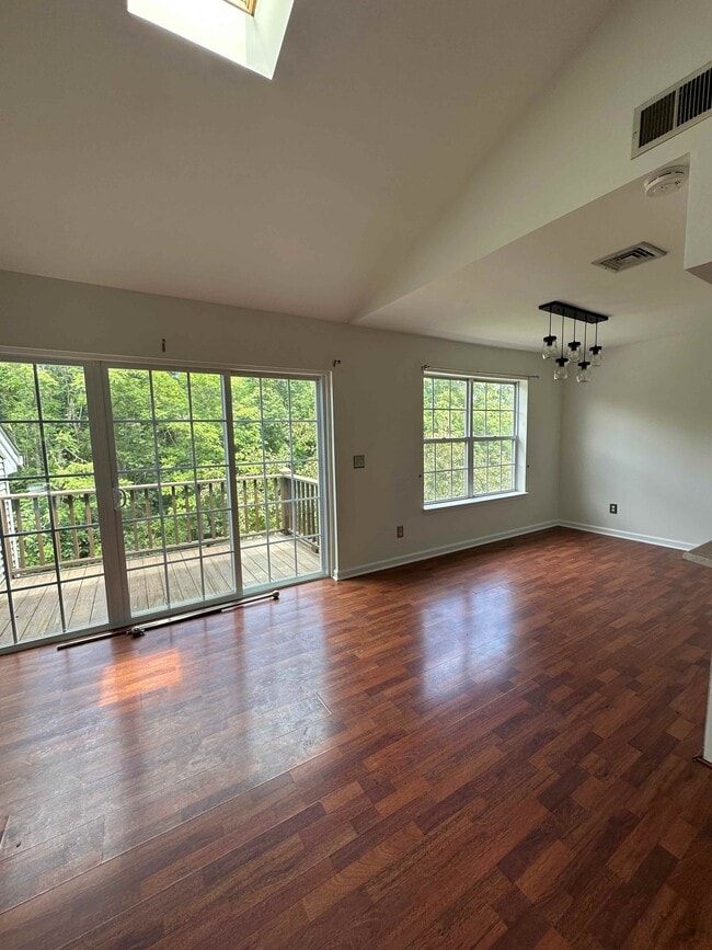 property at 1132 Washington Grn